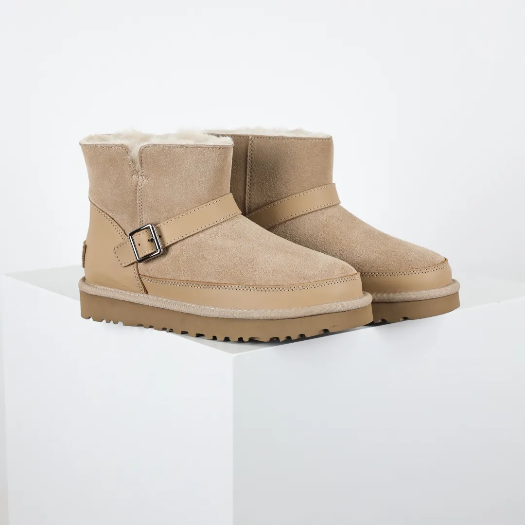 Copywriting price 💰600 The core recommendation is good price. The platform’s foreign trade is exclusively for UGG Classic women’s snow boots 1174512. Produced by the ten-year-old brand shoemaking factory production line. Pay attention to every detail. Longfeng A-grade genuine sheep fur is integrated. It is built in full compliance with the ZP process. Size: 35 36 37 38 39 40